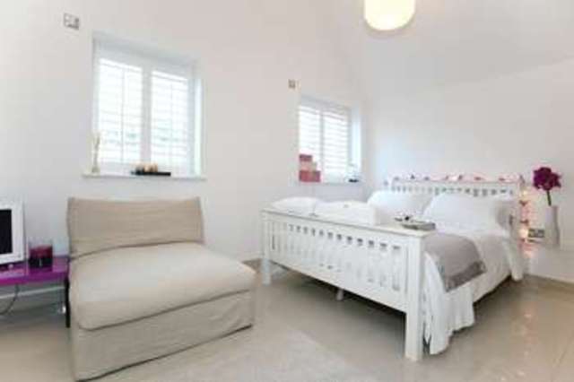  Image of 2 bedroom Flat for sale in Honeycombe Chine Pokesdown Bournemouth BH5 at Boscombe Bournemouth Hampshire, BH5 1LE