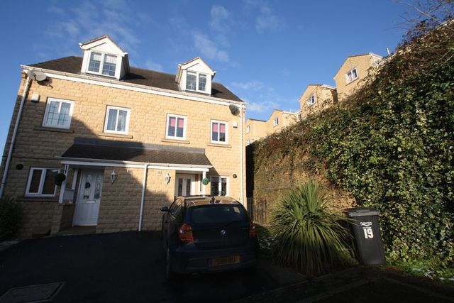 Image of 3 bedroom Semi-Detached house to rent in Bramble Close Siddal Halifax HX3 at Bramble Close  Halifax, HX3 9EL