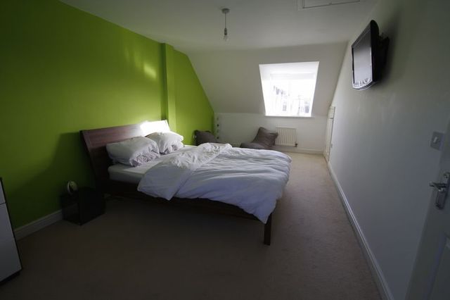  Image of 3 bedroom Semi-Detached house to rent in Bramble Close Siddal Halifax HX3 at Bramble Close  Halifax, HX3 9EL