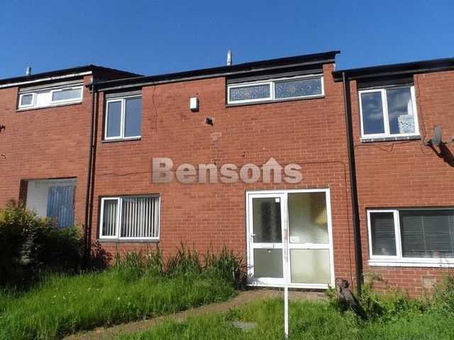  Image of 3 bedroom Semi-Detached house to rent in Brereton Telford TF3 at Brereton Brookside Telford, TF3 1PA