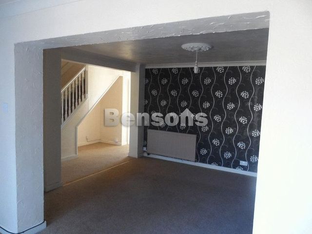  Image of 3 bedroom Semi-Detached house to rent in Brereton Telford TF3 at Brereton Brookside Telford, TF3 1PA
