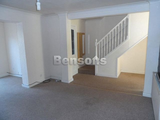  Image of 3 bedroom Semi-Detached house to rent in Brereton Telford TF3 at Brereton Brookside Telford, TF3 1PA