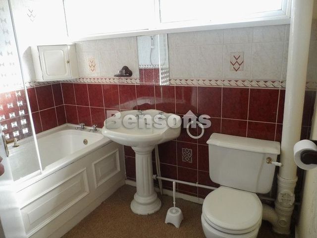  Image of 3 bedroom Semi-Detached house to rent in Brereton Telford TF3 at Brereton Brookside Telford, TF3 1PA