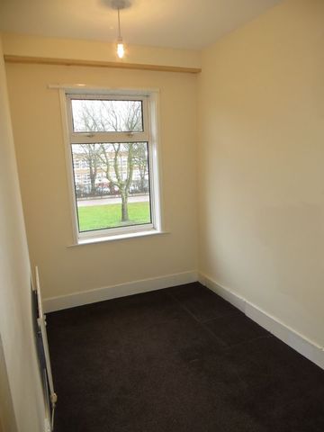  Image of 3 bedroom Semi-Detached house to rent in Bristol Road South Rednal Birmingham B45 at Bristol Road South Rednal Birmingham, B45 9PF