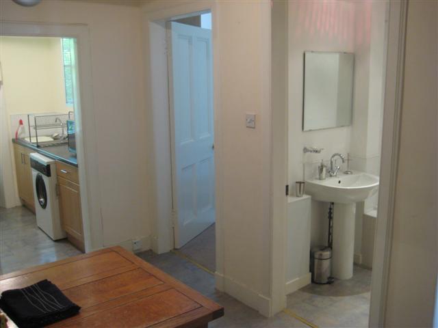  Image of 2 bedroom Flat to rent in Brougham Street Edinburgh EH3 at Tollcross Edinburgh Edinburgh, EH3 9JS