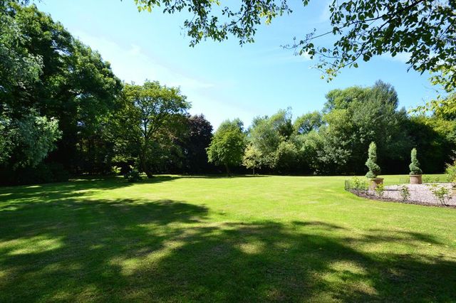  Image of 5 bedroom Detached house for sale in Brownhill Lane Longton Preston PR4 at Brownhill Lane Array New Longton, PR4 4SJ