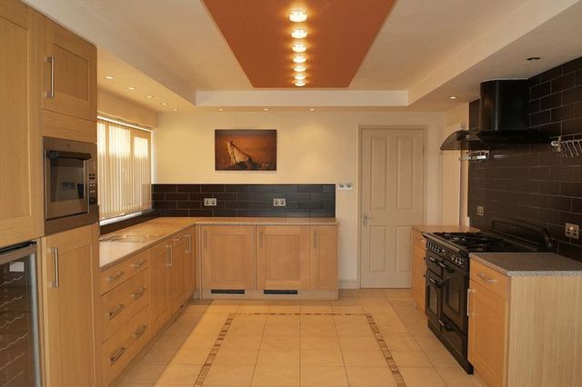  Image of 4 bedroom Bungalow to rent in Bryan Road Elland HX5 at Bryan Road  Elland, HX5 0QZ