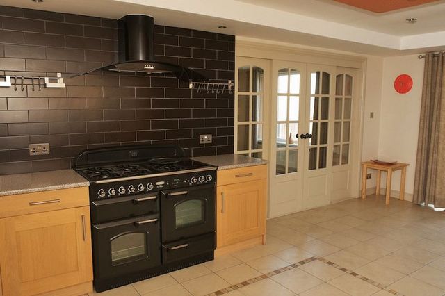  Image of 4 bedroom Bungalow to rent in Bryan Road Elland HX5 at Bryan Road  Elland, HX5 0QZ