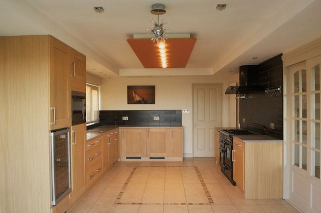  Image of 4 bedroom Bungalow to rent in Bryan Road Elland HX5 at Bryan Road  Elland, HX5 0QZ