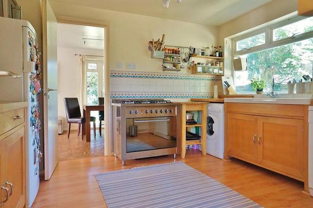  Image of 4 bedroom Detached house for sale in Burcot Park Burcot Abingdon OX14 at Burcot  Abingdon, OX14 3DH