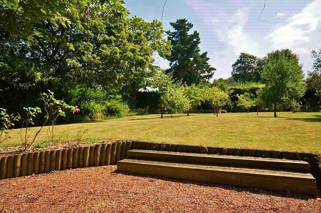  Image of 4 bedroom Detached house for sale in Burcot Park Burcot Abingdon OX14 at Burcot  Abingdon, OX14 3DH