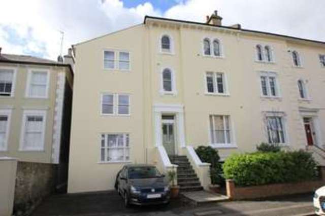  Image of 1 bedroom Flat for sale in Cadogan Road Surbiton KT6 at Surbiton Surrey, KT6 4DL