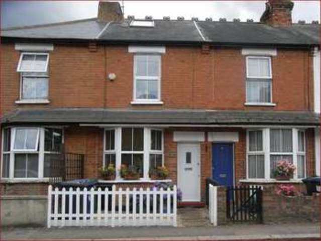  Image of 3 bedroom Property for sale in Calvert Road Barnet EN5 at Calvert Road  HIGH BARNET, EN5 4HJ