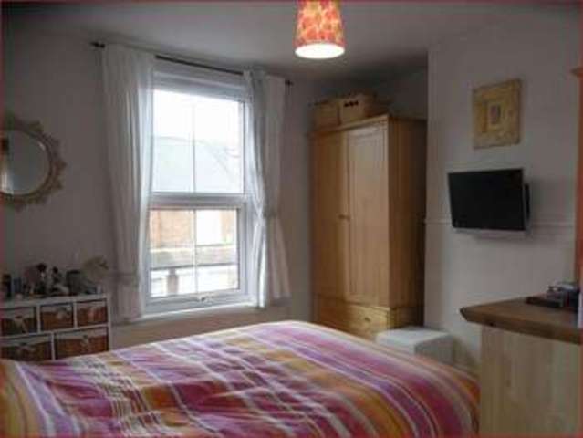  Image of 3 bedroom Property for sale in Calvert Road Barnet EN5 at Calvert Road  HIGH BARNET, EN5 4HJ