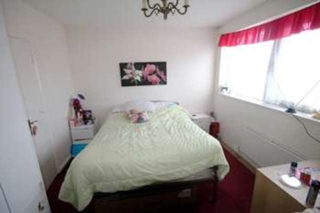  Image of 2 bedroom Flat for sale in Bromley Road London SE6 at Bromley Road Catford Bellingham, SE6 2RX