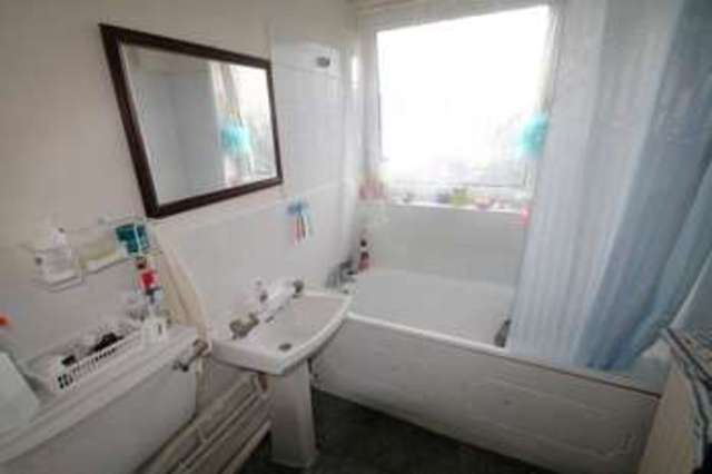  Image of 2 bedroom Flat for sale in Bromley Road London SE6 at Bromley Road Catford Bellingham, SE6 2RX