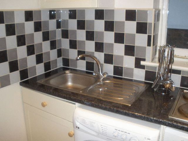  Image of Flat to rent in Castletown Road London W14 at Castletown Road  London, W14 9HE