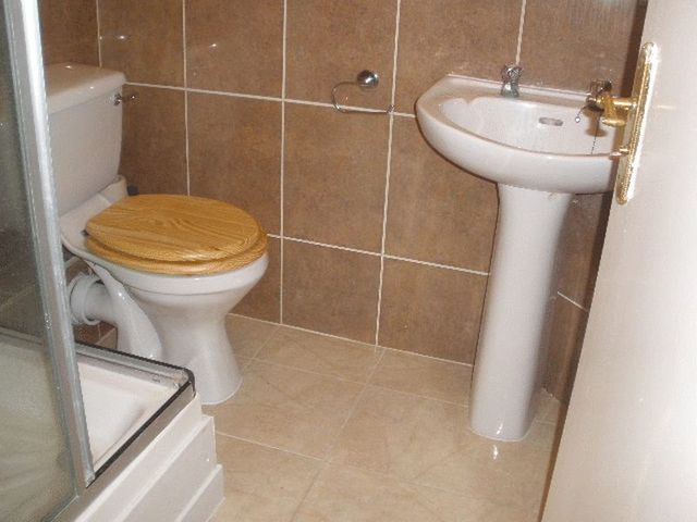  Image of Flat to rent in Castletown Road London W14 at Castletown Road  London, W14 9HE