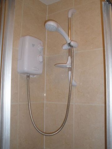  Image of Flat to rent in Castletown Road London W14 at Castletown Road  London, W14 9HE