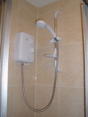  Image of Flat to rent in Castletown Road London W14 at Castletown Road  London, W14 9HE