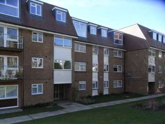  Image of 2 bedroom Property for sale in Cat Hill East Barnet Barnet EN4 at Cat Hill East Barnet Barnet, EN4 8HF