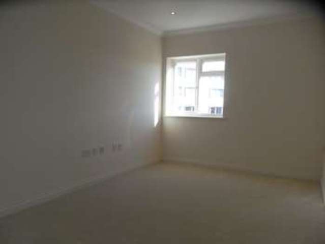  Image of 2 bedroom Property for sale in Cat Hill East Barnet Barnet EN4 at Cat Hill East Barnet Barnet, EN4 8HF