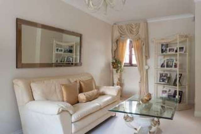  Image of 6 bedroom Detached house for sale in Glamorgan Road Catherington Waterlooville PO8 at Catherington Waterlooville Hampshire, PO8 0TS