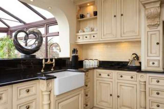  Image of 6 bedroom Detached house for sale in Glamorgan Road Catherington Waterlooville PO8 at Catherington Waterlooville Hampshire, PO8 0TS
