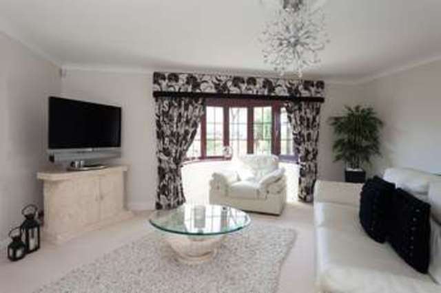  Image of 6 bedroom Detached house for sale in Glamorgan Road Catherington Waterlooville PO8 at Catherington Waterlooville Hampshire, PO8 0TS