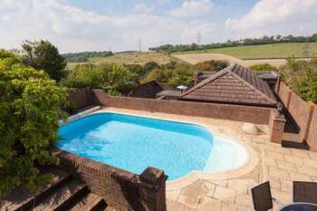  Image of 6 bedroom Detached house for sale in Glamorgan Road Catherington Waterlooville PO8 at Catherington Waterlooville Hampshire, PO8 0TS