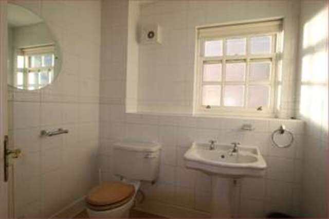  Image of 3 bedroom Penthouse for sale in Cattley Close Barnet EN5 at Cattley Close  Barnet, EN5 4SN