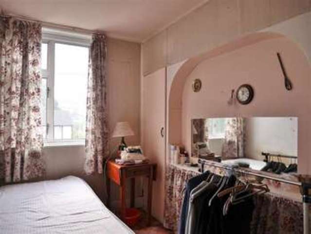  Image of 4 bedroom Semi-Detached house for sale in Cemetery Road Abingdon OX14 at Abingdon, OX14 1AS