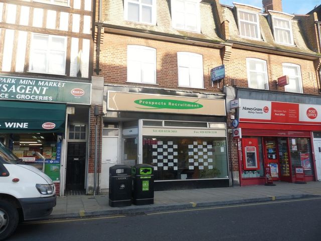  Image of Property to rent in Central Road Worcester Park KT4 at Central Road  Worcester Park, KT4 8HQ