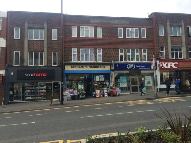  Image of Property to rent in Central Road Worcester Park KT4 at Central Road  Worcester Park, KT4 8HT