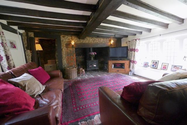  Image of 3 bedroom Detached house for sale in High Street Chalgrove Oxford OX44 at 37a High Street Chalgrove Oxford, OX44 7SR