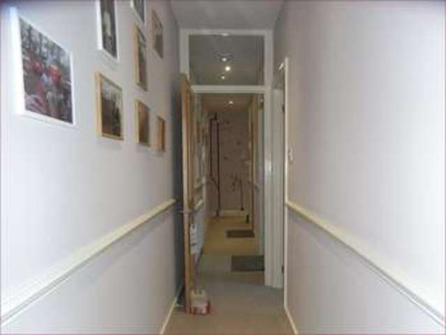  Image of 2 bedroom Flat for sale in Chesterfield Road Barnet EN5 at Chesterfield Road  Barnet, EN5 2RG