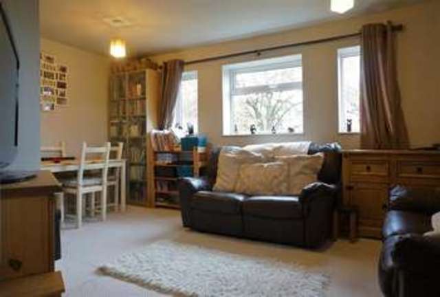  Image of 2 bedroom Flat for sale in Cheyney Walk Abingdon OX14 at Abingdon, OX14 1HN