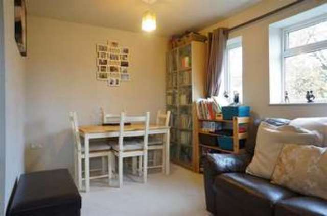  Image of 2 bedroom Flat for sale in Cheyney Walk Abingdon OX14 at Abingdon, OX14 1HN
