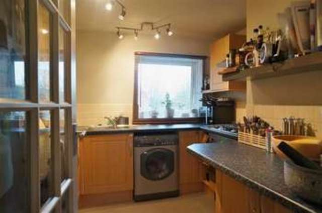  Image of 2 bedroom Flat for sale in Cheyney Walk Abingdon OX14 at Abingdon, OX14 1HN