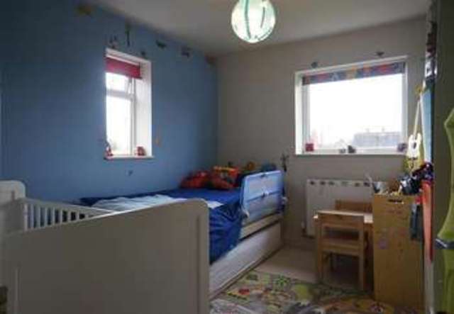  Image of 2 bedroom Flat for sale in Cheyney Walk Abingdon OX14 at Abingdon, OX14 1HN