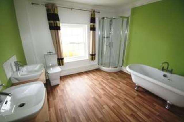  Image of 5 bedroom Mews to rent in Clapgun Street Castle Donington Derby DE74 at Castle Donington Castle Donington Derbyshire, DE74 2LF