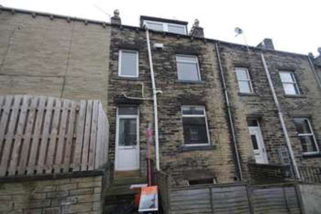  Image of 3 bedroom Detached house to rent in Cleveland Avenue Halifax HX3 at Cleveland Avenue  Halifax, HX3 9BA