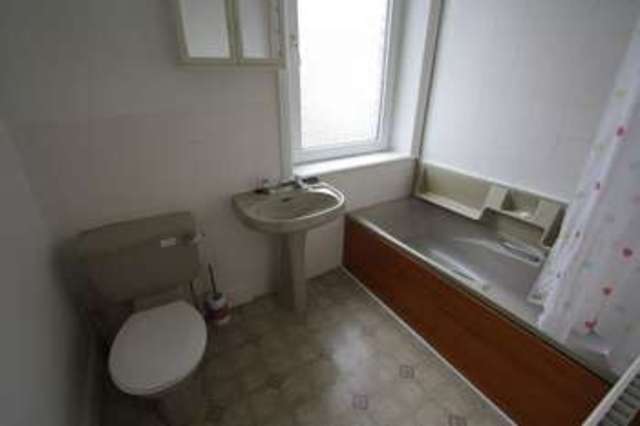  Image of 3 bedroom Detached house to rent in Cleveland Avenue Halifax HX3 at Cleveland Avenue  Halifax, HX3 9BA