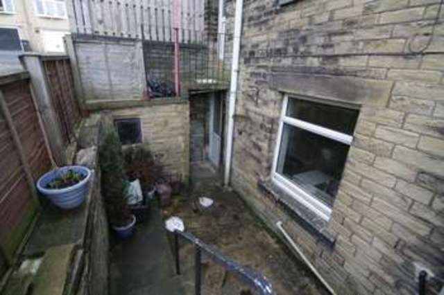  Image of 3 bedroom Detached house to rent in Cleveland Avenue Halifax HX3 at Cleveland Avenue  Halifax, HX3 9BA