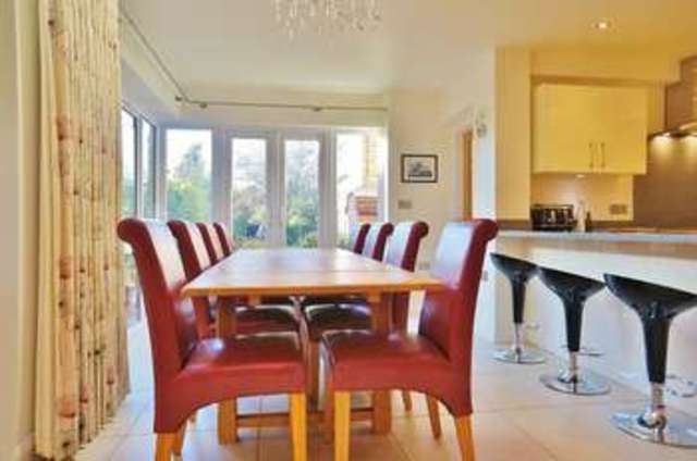  Image of 4 bedroom Detached house for sale in Clevelands Abingdon OX14 at Abingdon, OX14 2EG