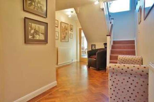  Image of 4 bedroom Detached house for sale in Clevelands Abingdon OX14 at Abingdon, OX14 2EG