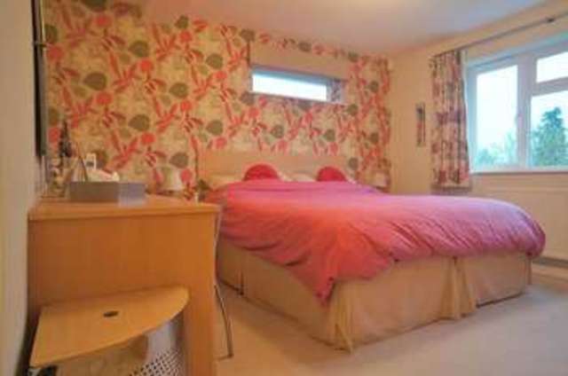  Image of 4 bedroom Detached house for sale in Clevelands Abingdon OX14 at Abingdon, OX14 2EG