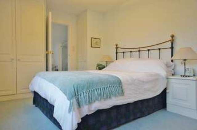  Image of 4 bedroom Detached house for sale in Clevelands Abingdon OX14 at Abingdon, OX14 2EG