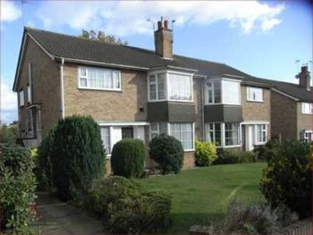  Image of 2 bedroom Maisonette for sale in Clifford Road New Barnet Barnet EN5 at Clifford Road  New Barnet, EN5 5PB