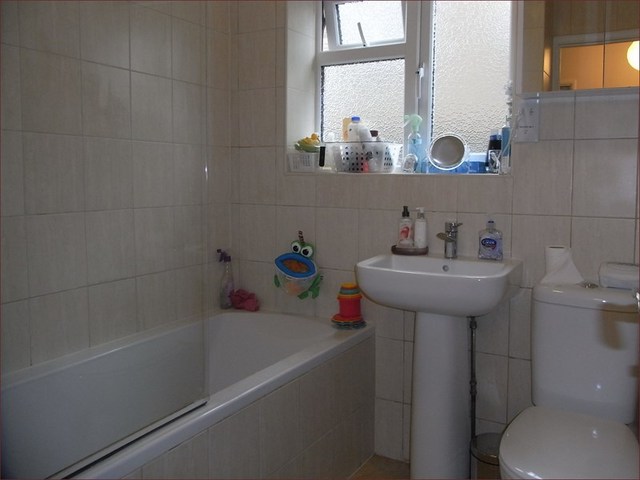  Image of 2 bedroom Property for sale in Clifford Road New Barnet Barnet EN5 at Clifford Road  New Barnet, EN5 5PB